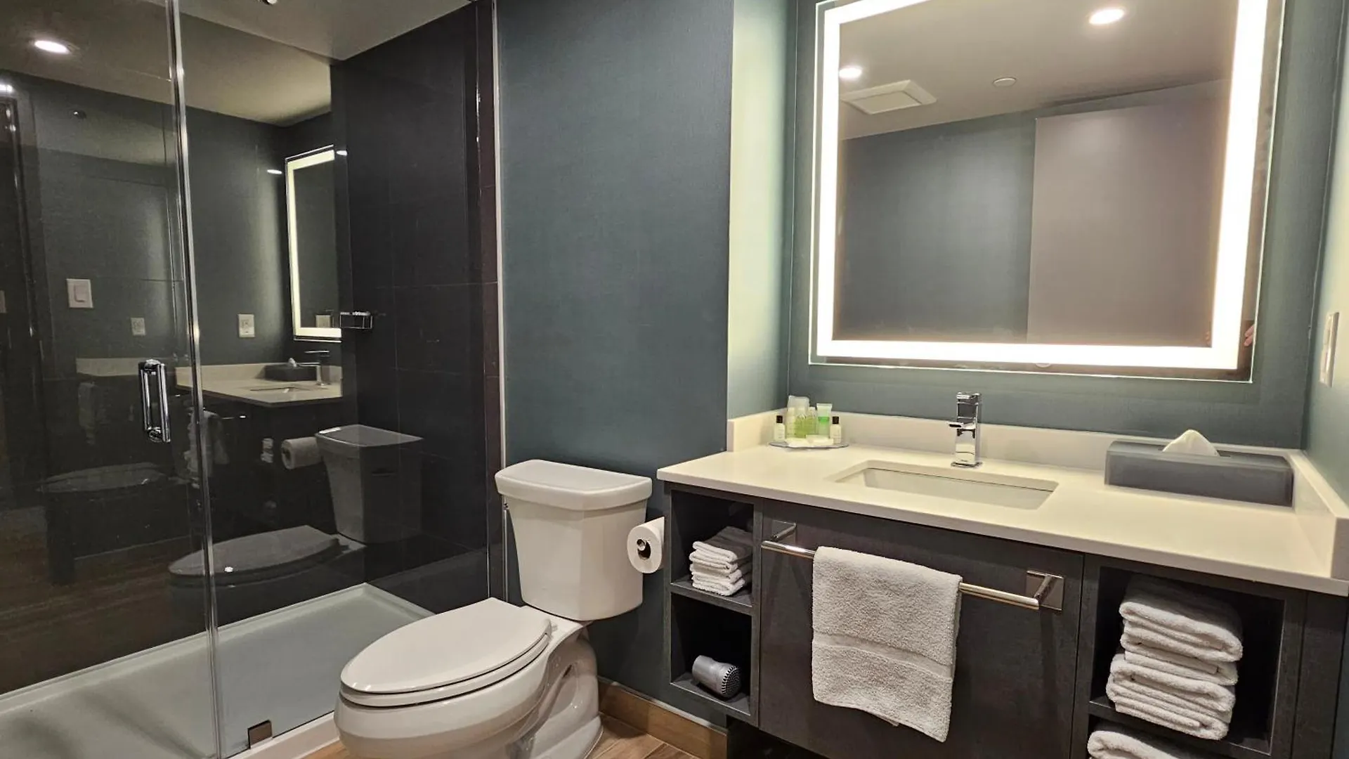 Vittoria Hotel & Suites Niagara Falls