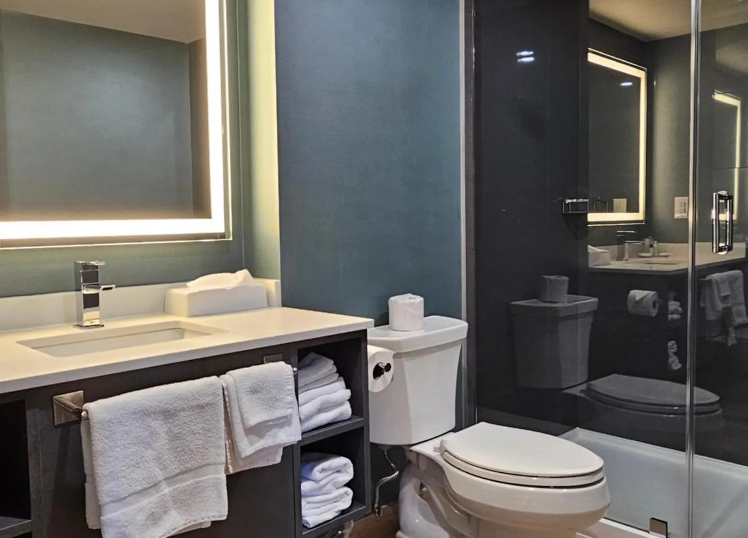 ****  Vittoria Hotel & Suites Niagara Falls Canada