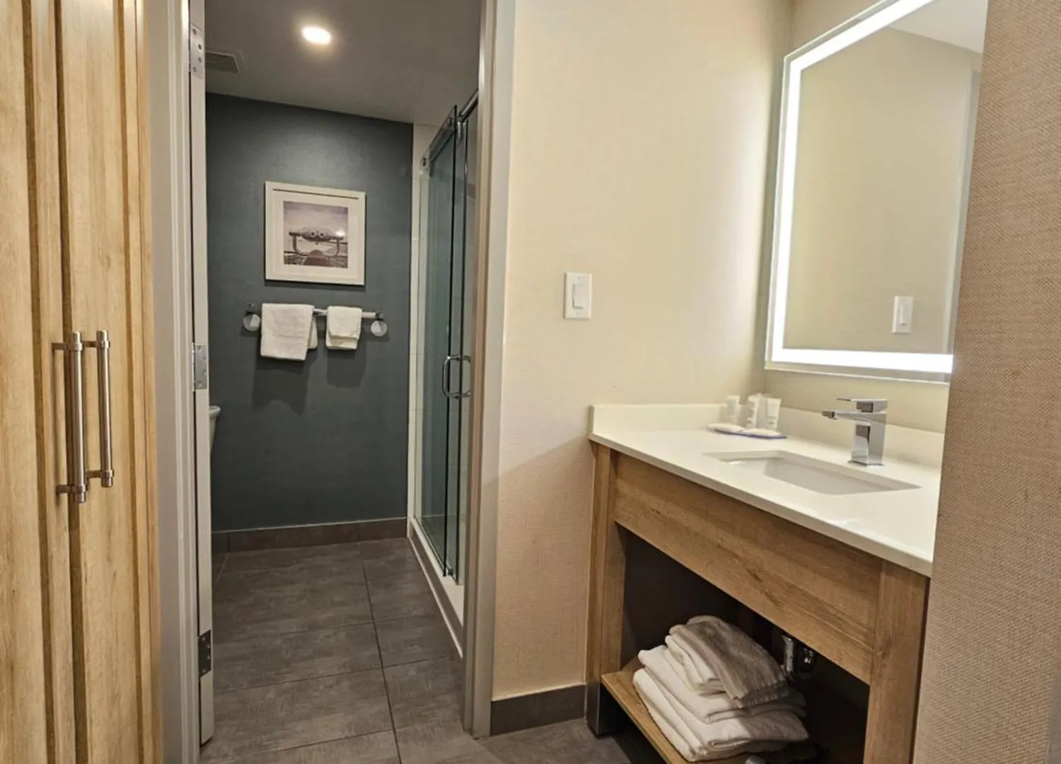 Vittoria Hotel & Suites Niagara Falls