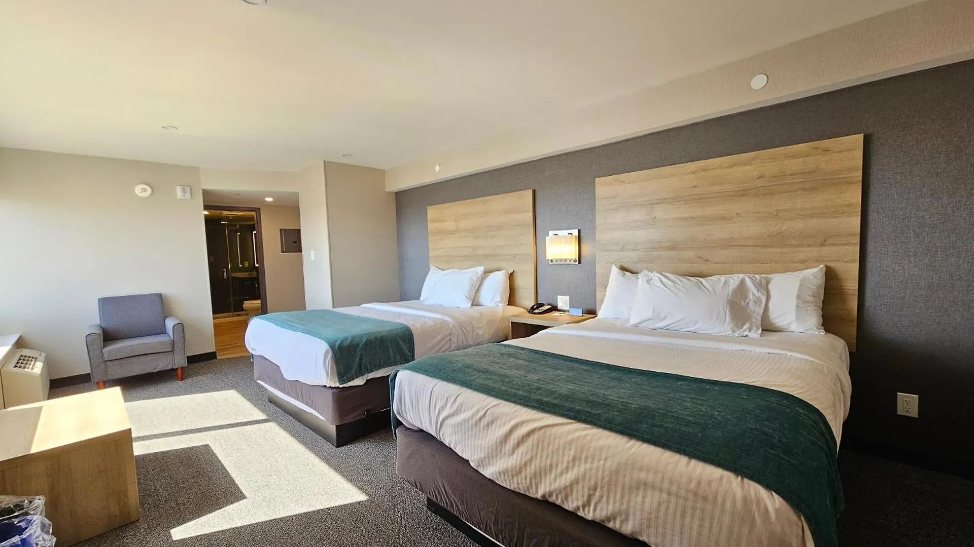 Vittoria Hotel & Suites Niagara Falls 4*,