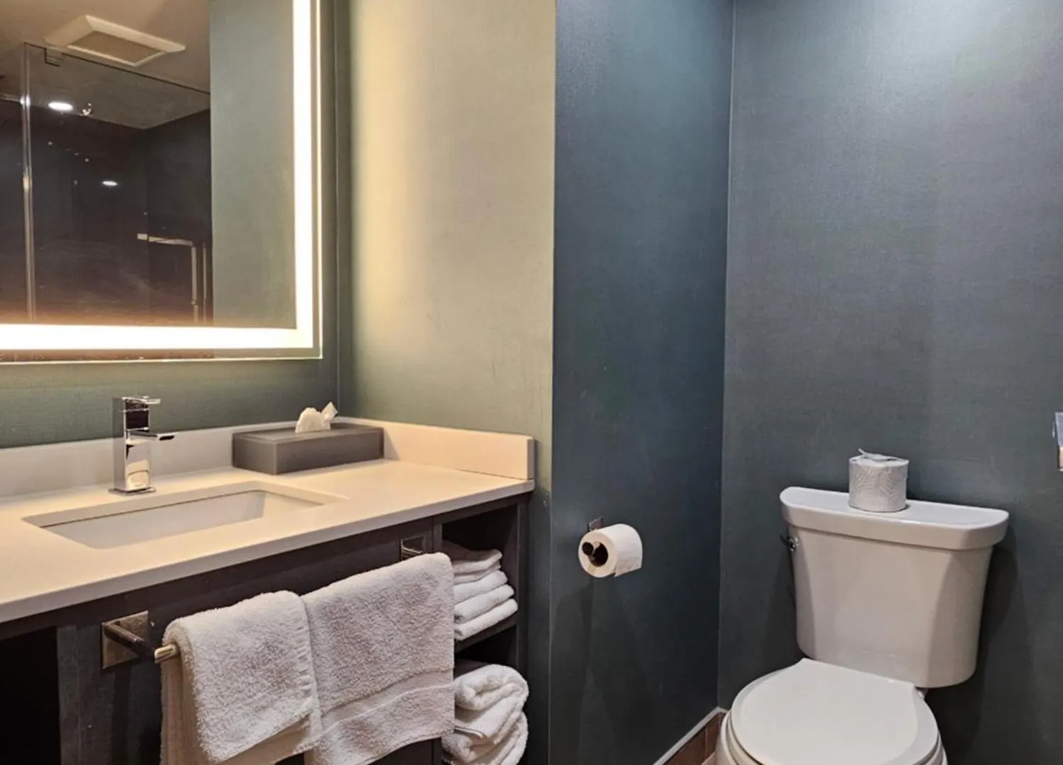 Vittoria Hotel & Suites Niagara Falls